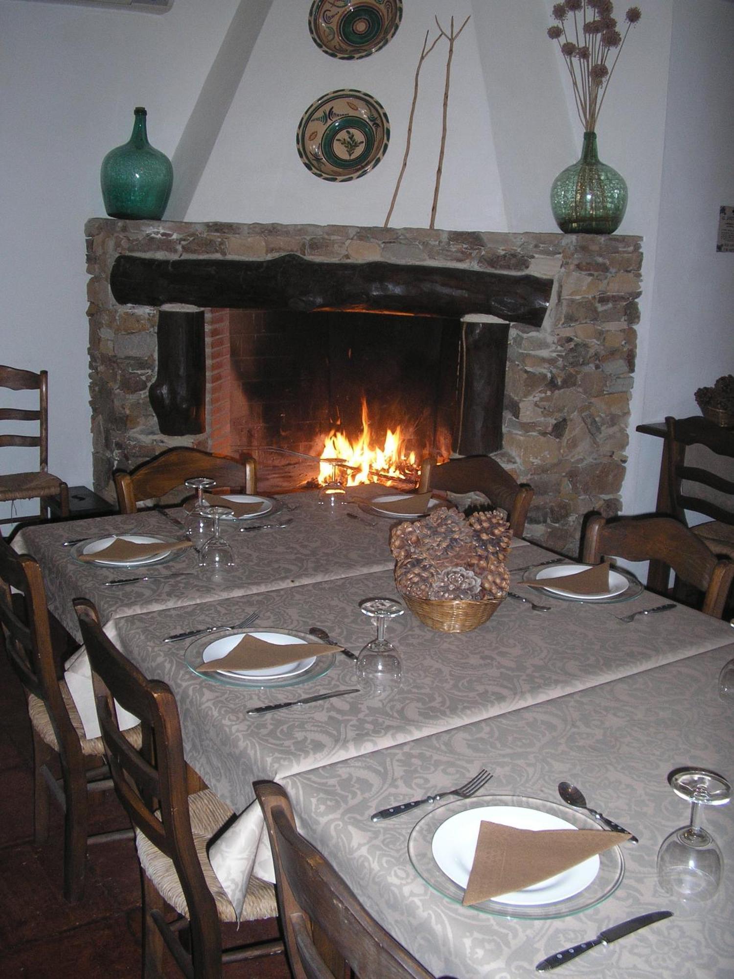 Casa Rural Y Restaurante Casa Adriano Pensionat Alanís Exteriör bild