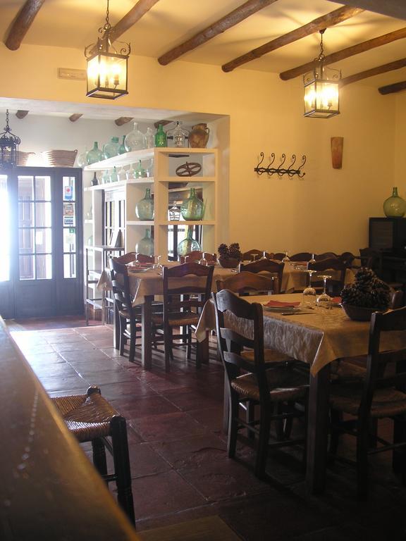 Casa Rural Y Restaurante Casa Adriano Pensionat Alanís Exteriör bild